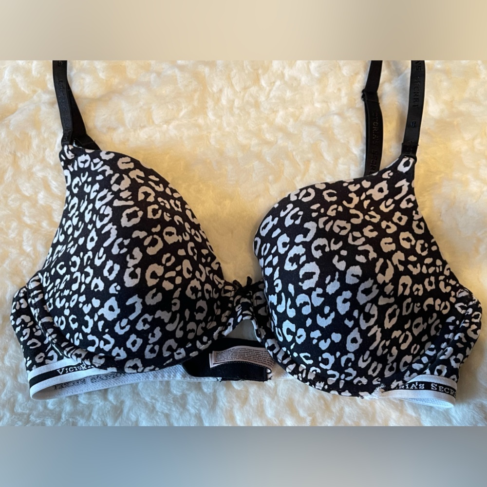 Victoria’s Secret Lightly lined Bra 34C